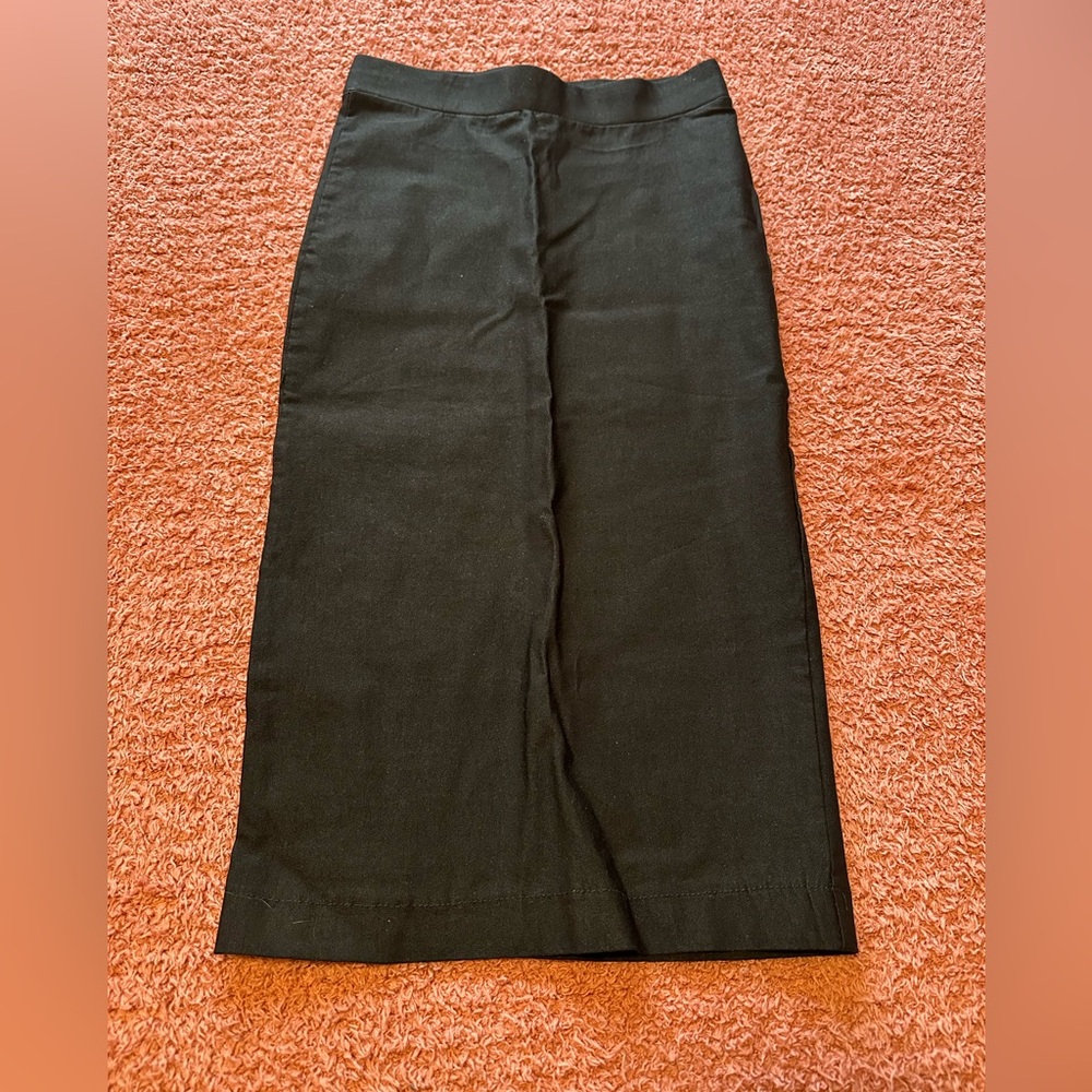 ⭐️ Elegant Black Women's Skirt ⭐️ - Picture 2 of 4